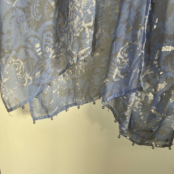 Elegant Blue and Silver Floral Kimono - Picture 3 of 4